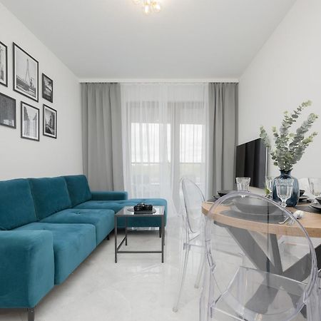 Apartment With Balcony & Parking In Warsaw By Noclegi Renters Extérieur photo