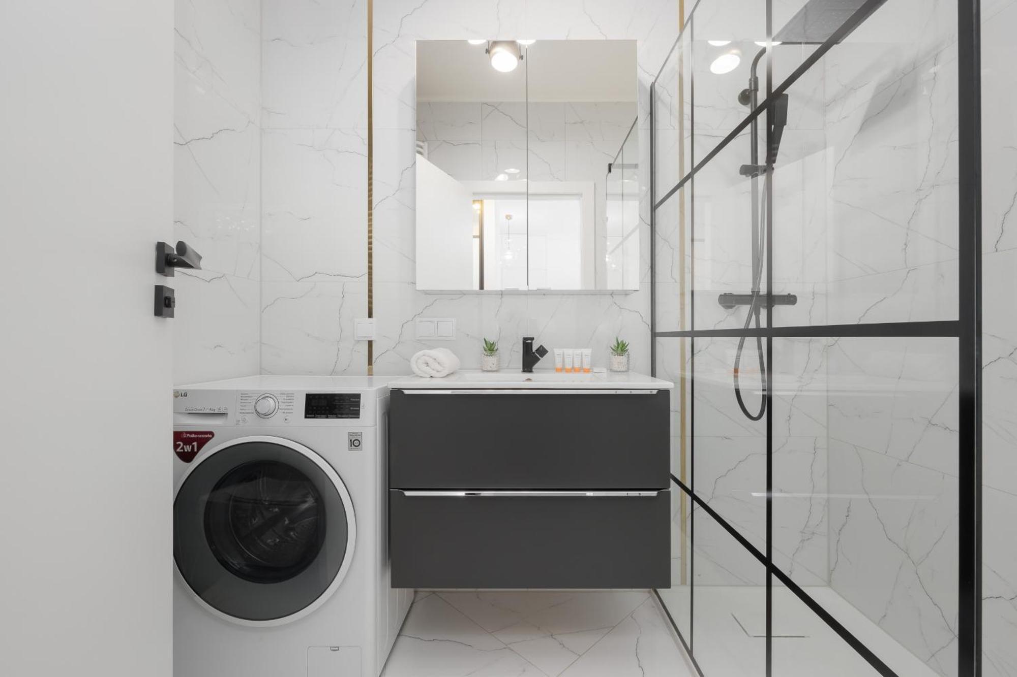 Apartment With Balcony & Parking In Warsaw By Noclegi Renters Extérieur photo
